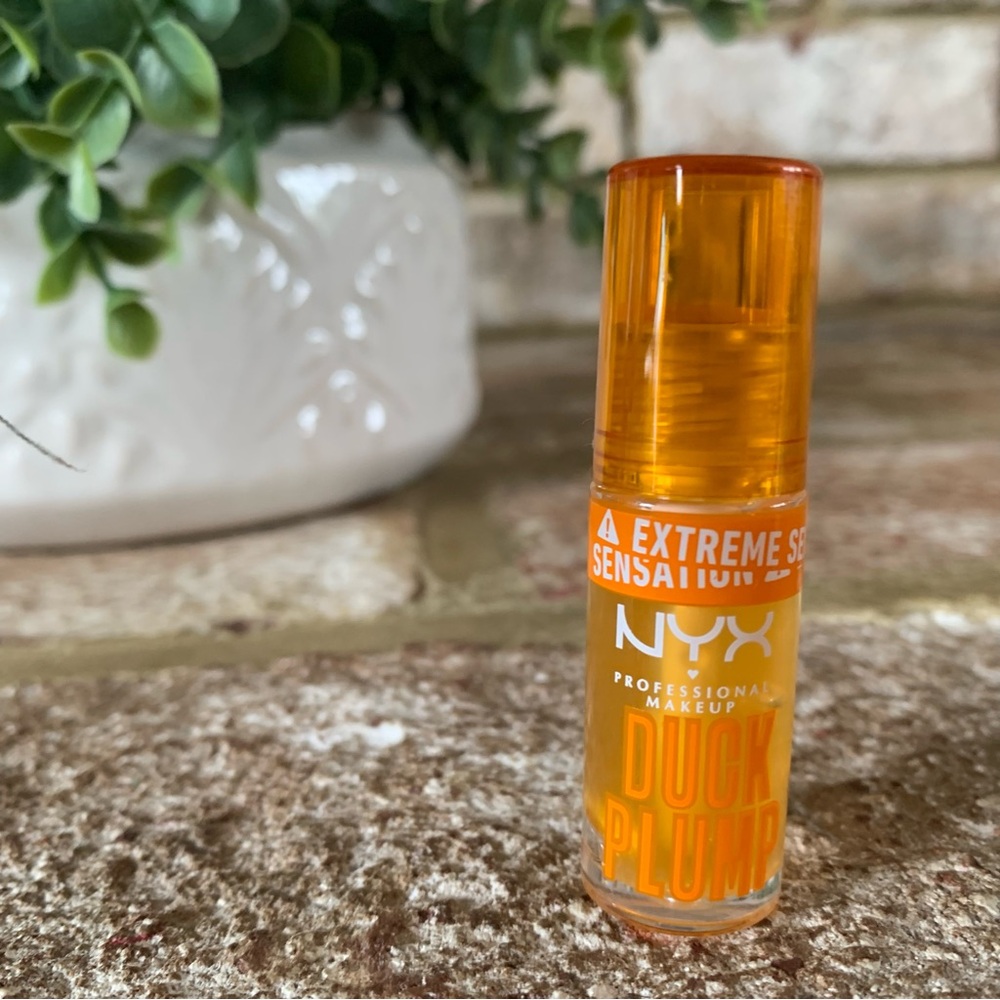 ✨$5✨ NYX | Extreme Shine Duck Plump | Clearly Spicy